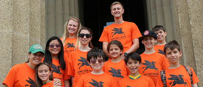 Kids at Nashville parthenon